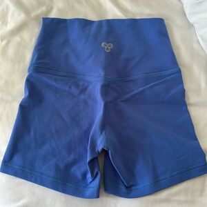 New Aritzia Butter Soft Biker Shorts